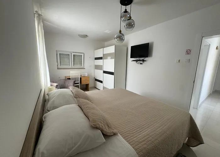 Three Bedroom Apartmant With Sea View & Terrace - Angela\'S Apartments