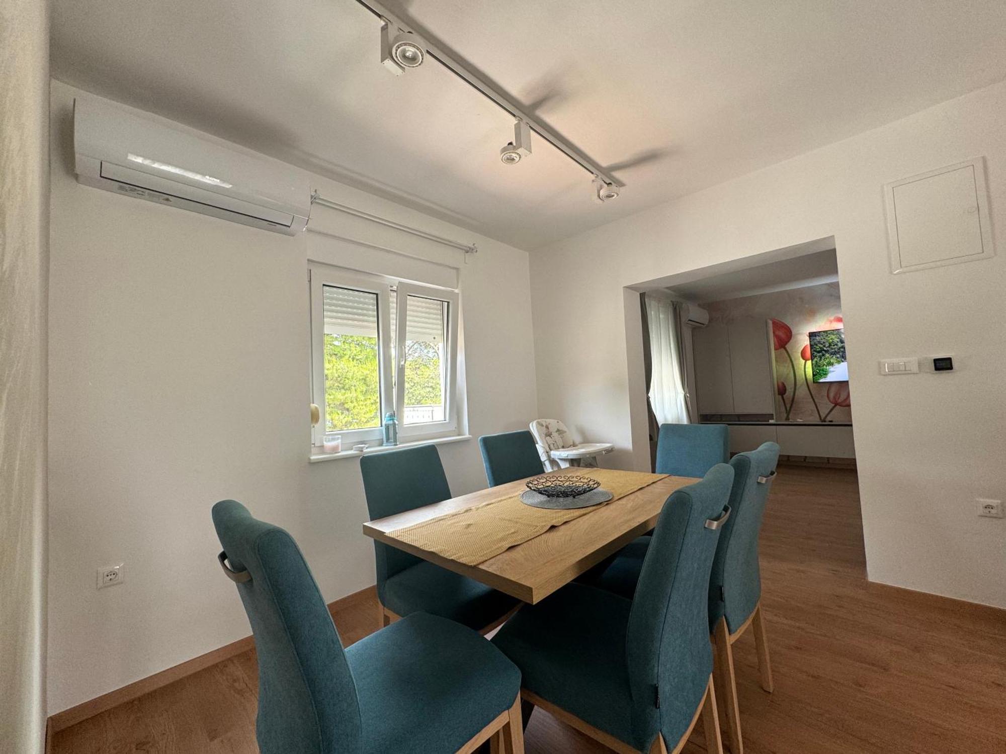 Three Bedroom Apartmant With Sea View & Terrace - Angela's Zadar