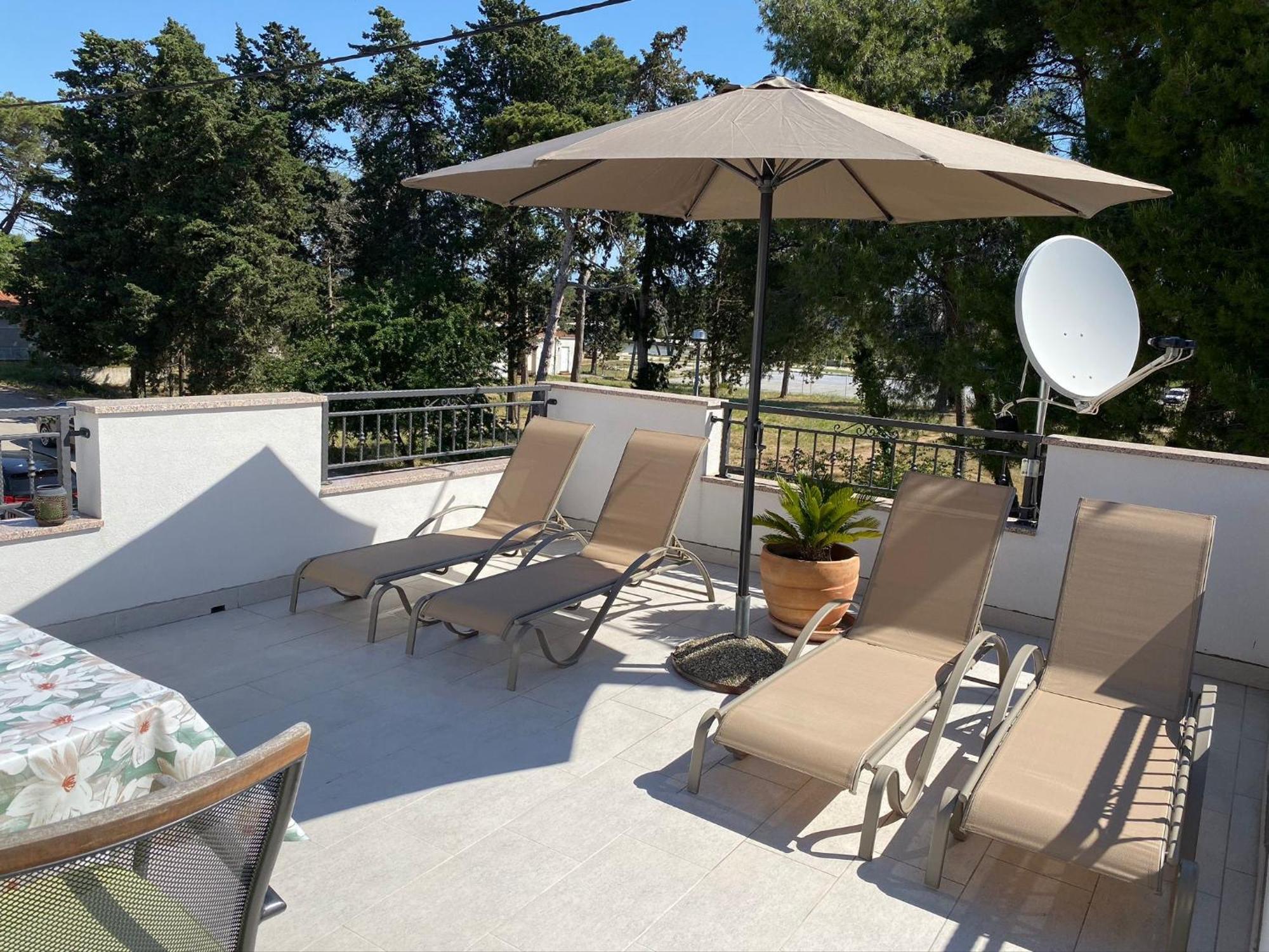 Three Bedroom Apartmant With Sea View & Terrace - Angela's Zadar